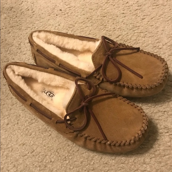 Uggs Slippers - Picture 1 of 3
